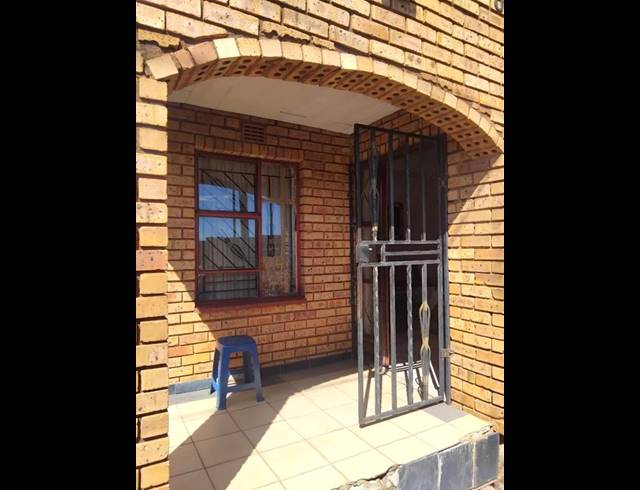 2 BEDROOM HOUSE FOR SALE IN THULANI